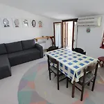 Lora Апартаменты *
