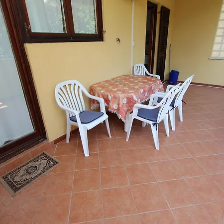 Διαμέρισμα Lora *